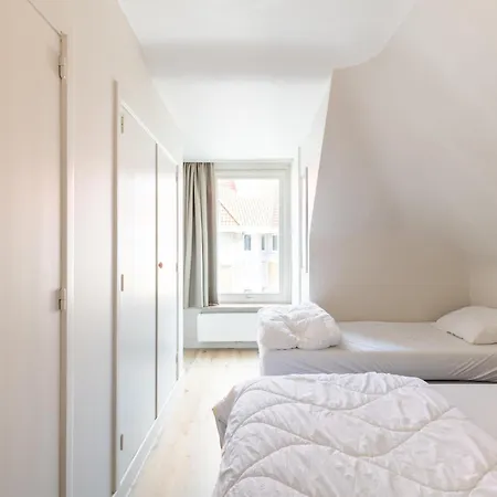 Cozy Near The Dike And Center Apartment